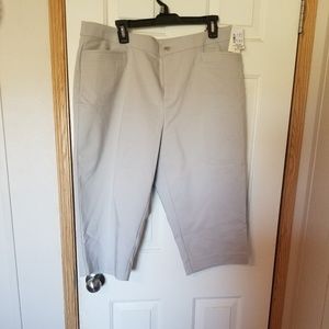 CJ Banks classic capris 18W gray